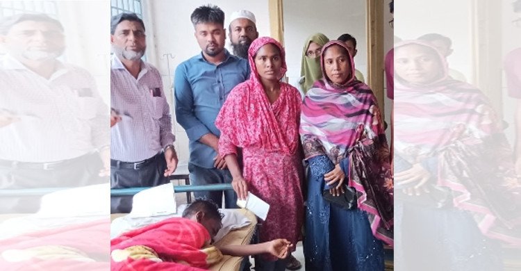 খুলনার পথশিশু খালেক ফিরলো মায়ের কোলে